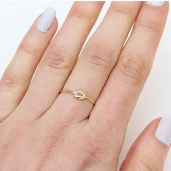 🔴KNOT RING - Picture 2 of 3